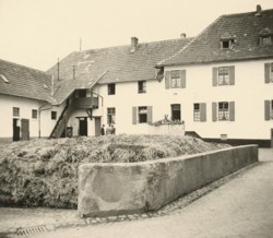 Der Dngerhaufen, 1953 das Zeichen fr buerlichen Wohlstand, Archivbild  Hejo Mies