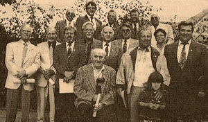 60 Jahre Tambourkorps, Stiftungsfest auf dem Schulhof im Juni 1992.   Bild: Klnische 